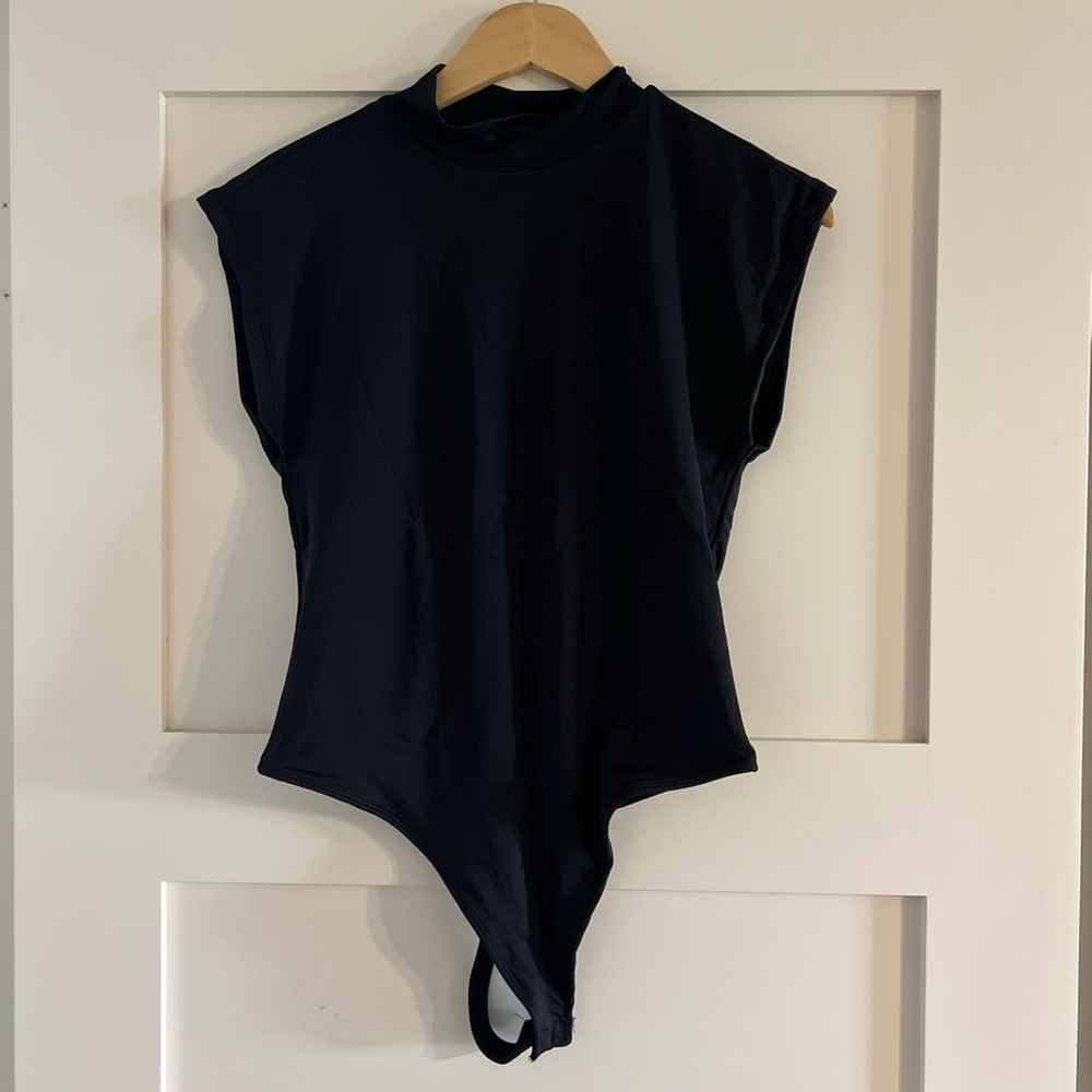 Maeve Classic Black Top